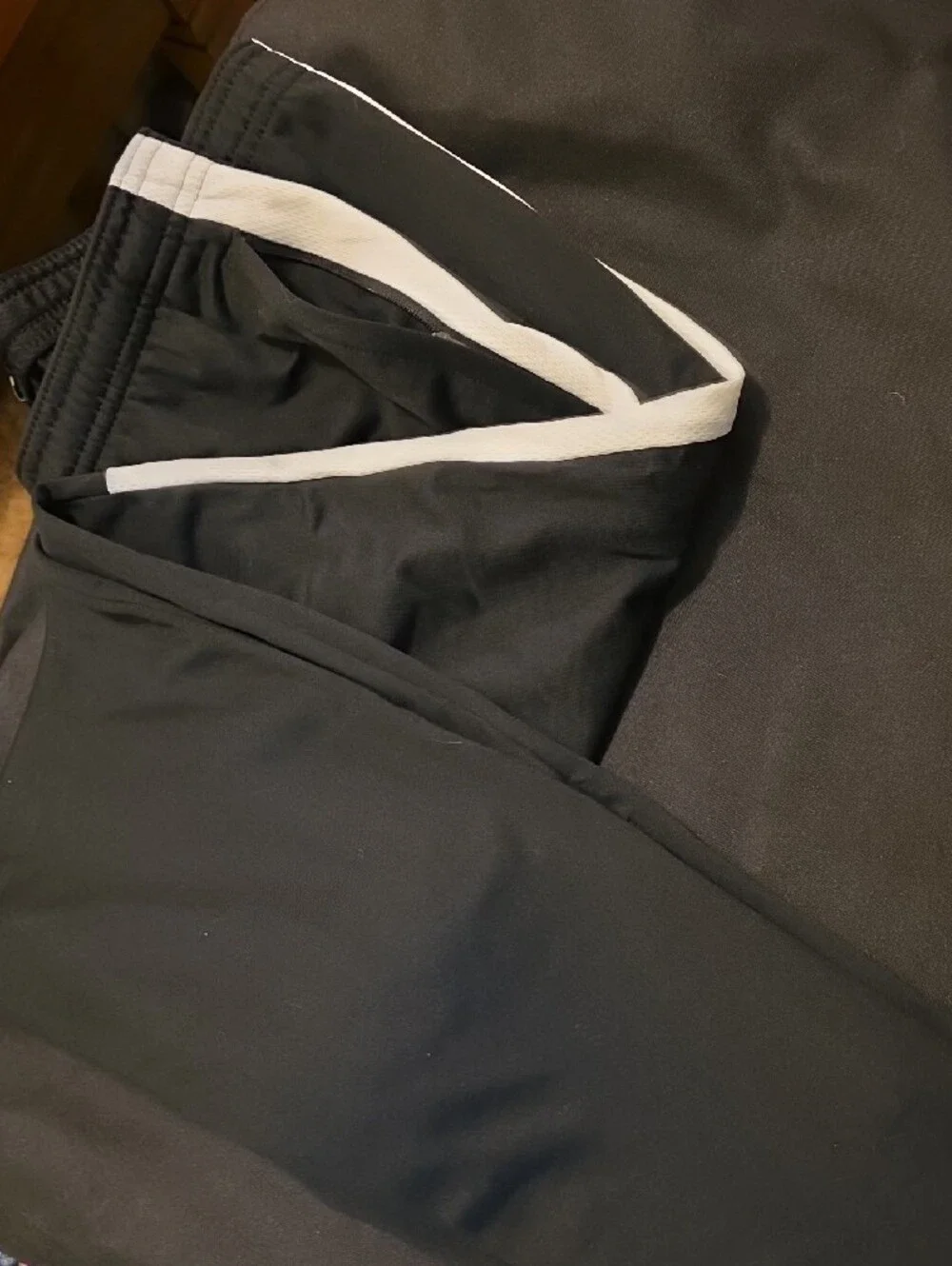 NWT Nike Women's Small Black Joggers with Zippered Pockets